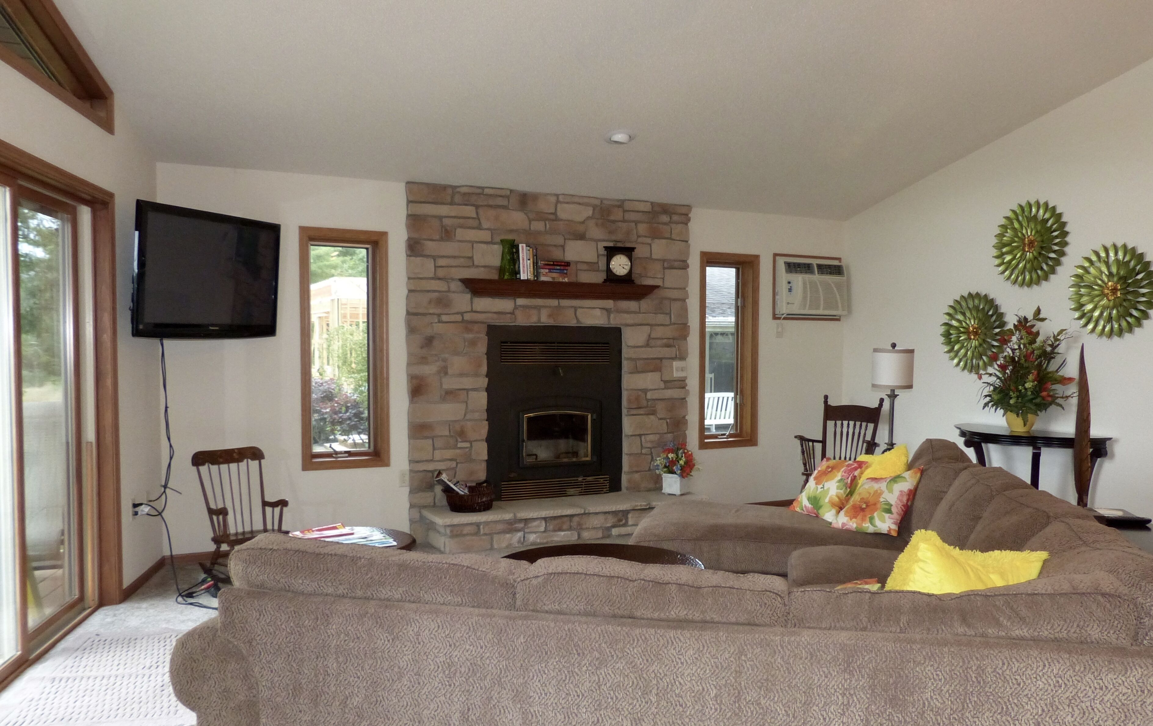 Bear Lake Vacation Home Manawa, WI --Great Snowmobiling location! 