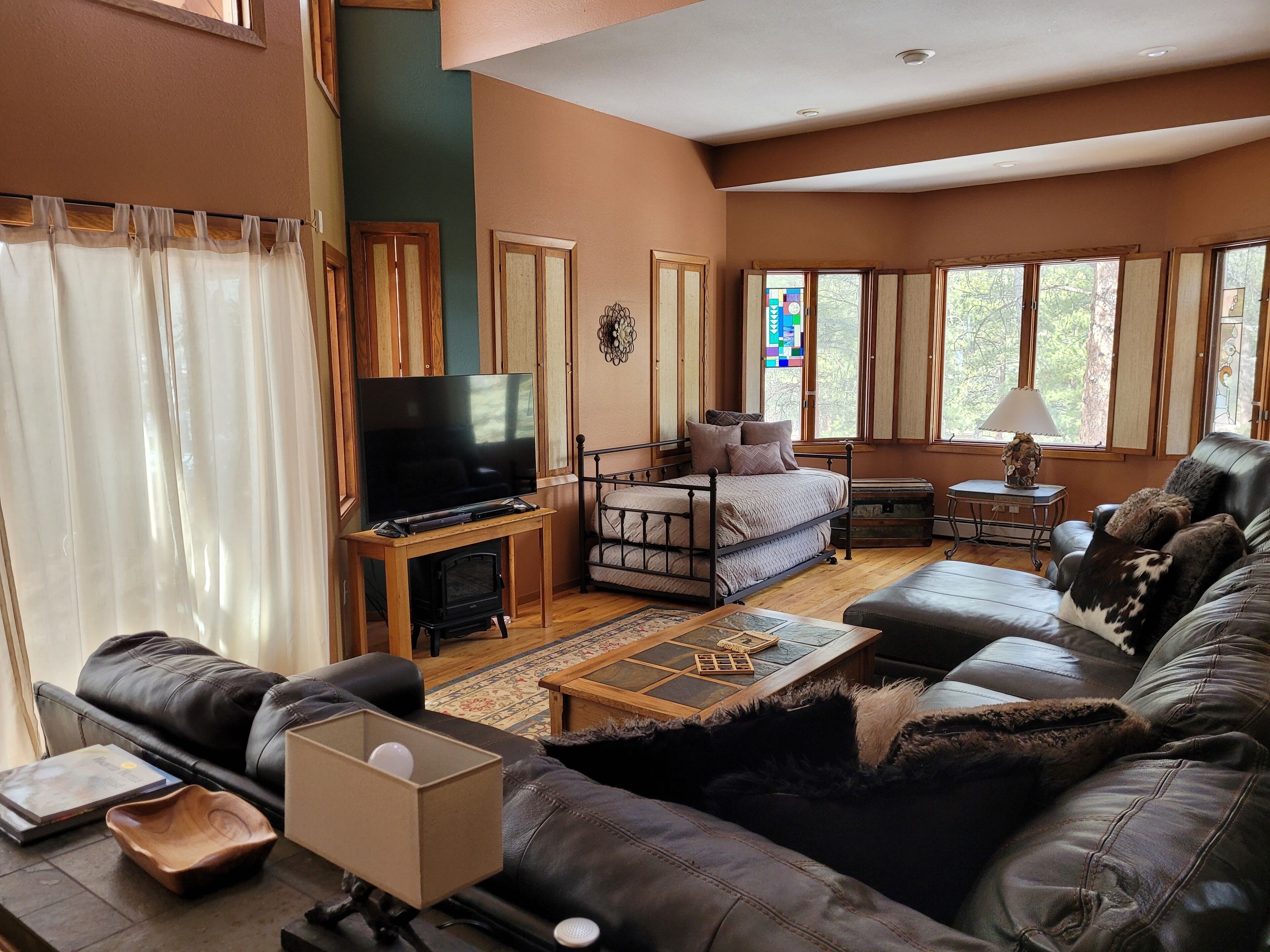 Pine Acres: Come to the Mountains  #20-NCD0198