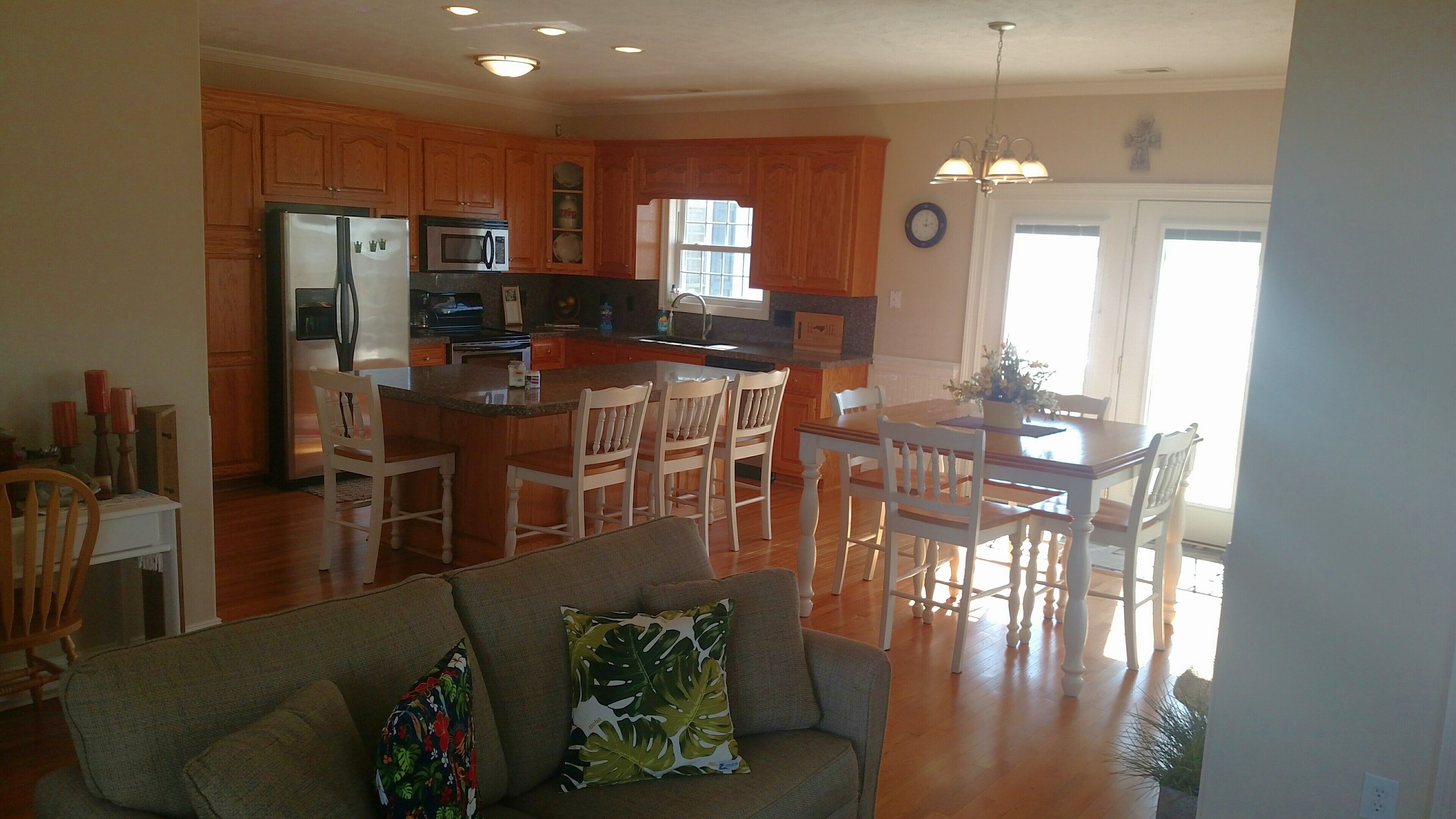 Bay Tree Lake Waterfront Home near White Lake NC sleeps 12