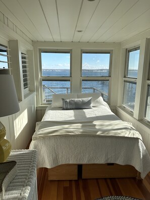 2 bedrooms, iron/ironing board, travel cot, WiFi