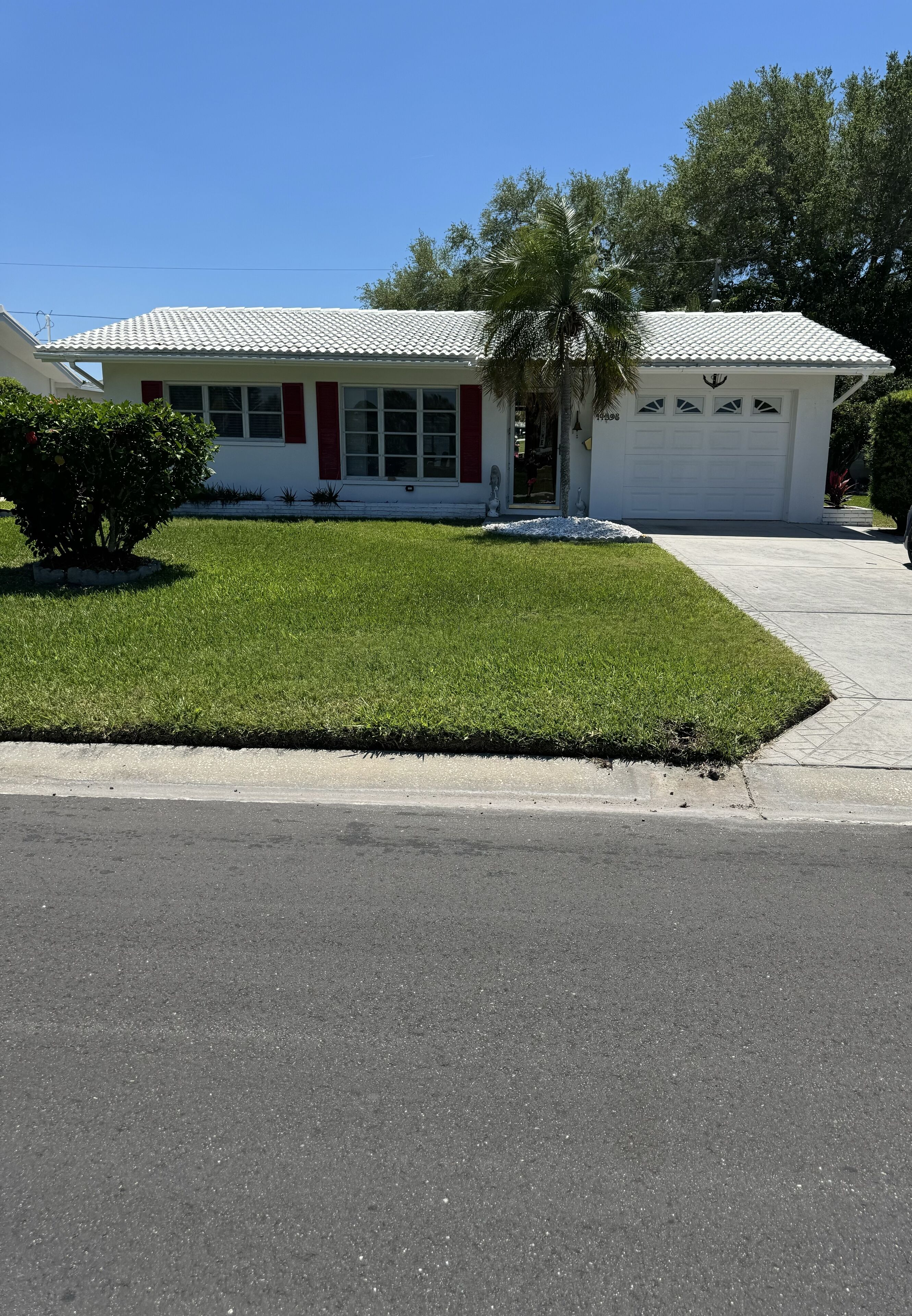 Wonderful Bungalow Across from Baypointe Park