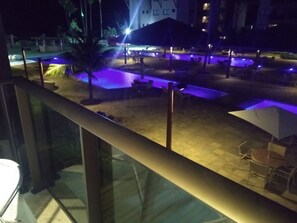 Outdoor dining - Apartment with high walls there fleur polynesia (Ipojuca)