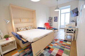 Fer et planche à repasser, lit parapluie, Wi-Fi gratuit, draps fournis