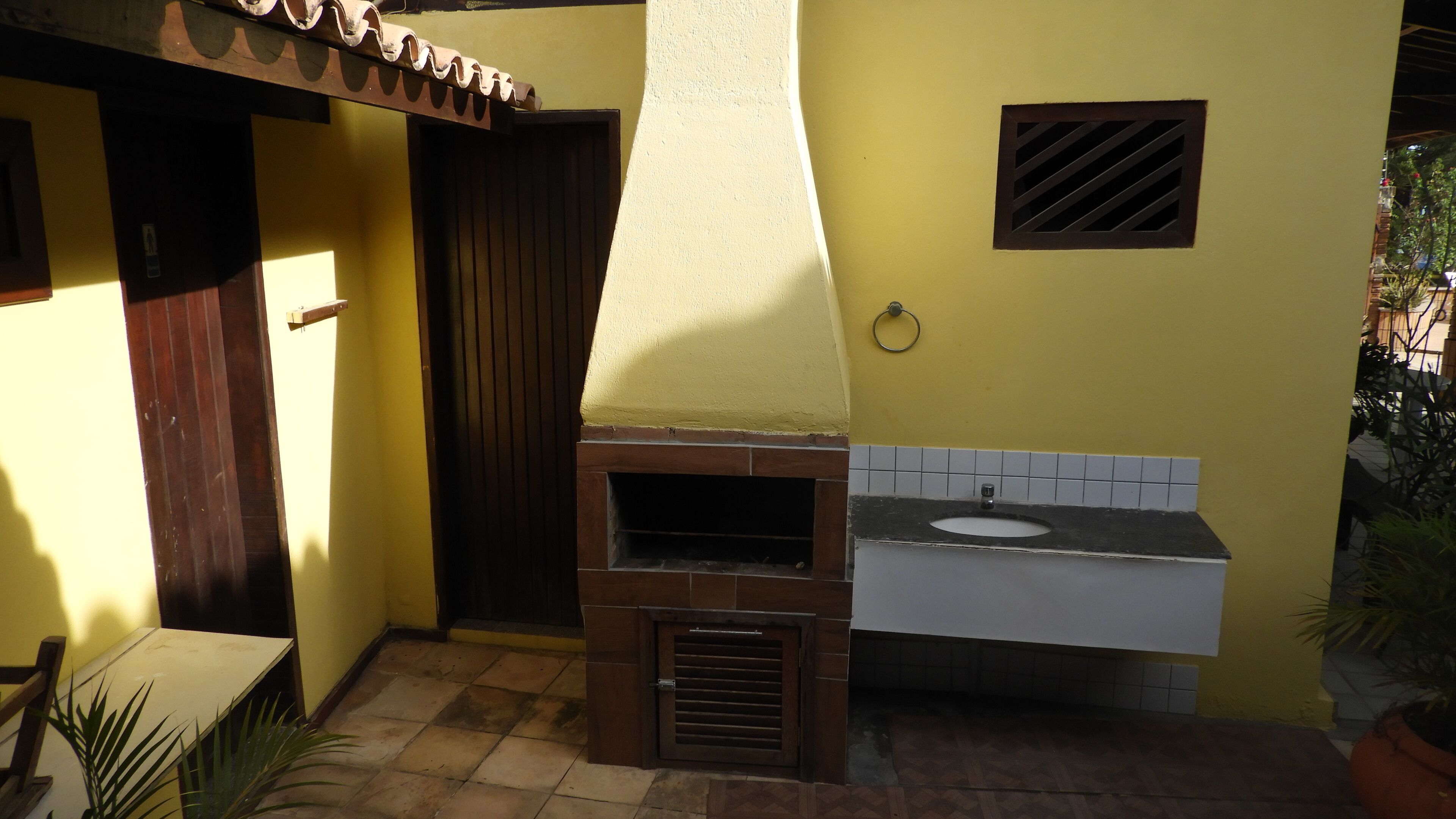 BEAUTIFUL HOUSE IN FRONT OF THE SEA OF PARIPUEIRA