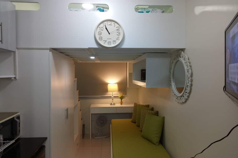 Fully furnished condo unit with great view of the city suitable for travellers