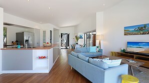 TV, DVD player, books, stereo