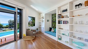 TV, DVD player, books, stereo