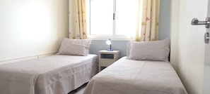 2 slaapkamers, een strijkplank/strijkijzer, gratis wifi, beddengoed