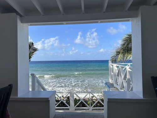 Oceanfront Family/Group Villa: Scuba Dive, Snorkel, & Relax to Stunning Sunsets!