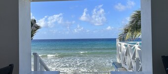 Oceanfront Family/Group Villa: Scuba Dive, Snorkel, & Relax to Stunning Sunsets!