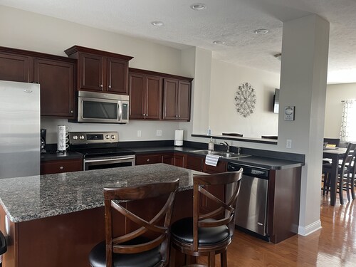 Notre Dame & Saint Mary's Are Just Minutes Away! Sleeps 7 to 9