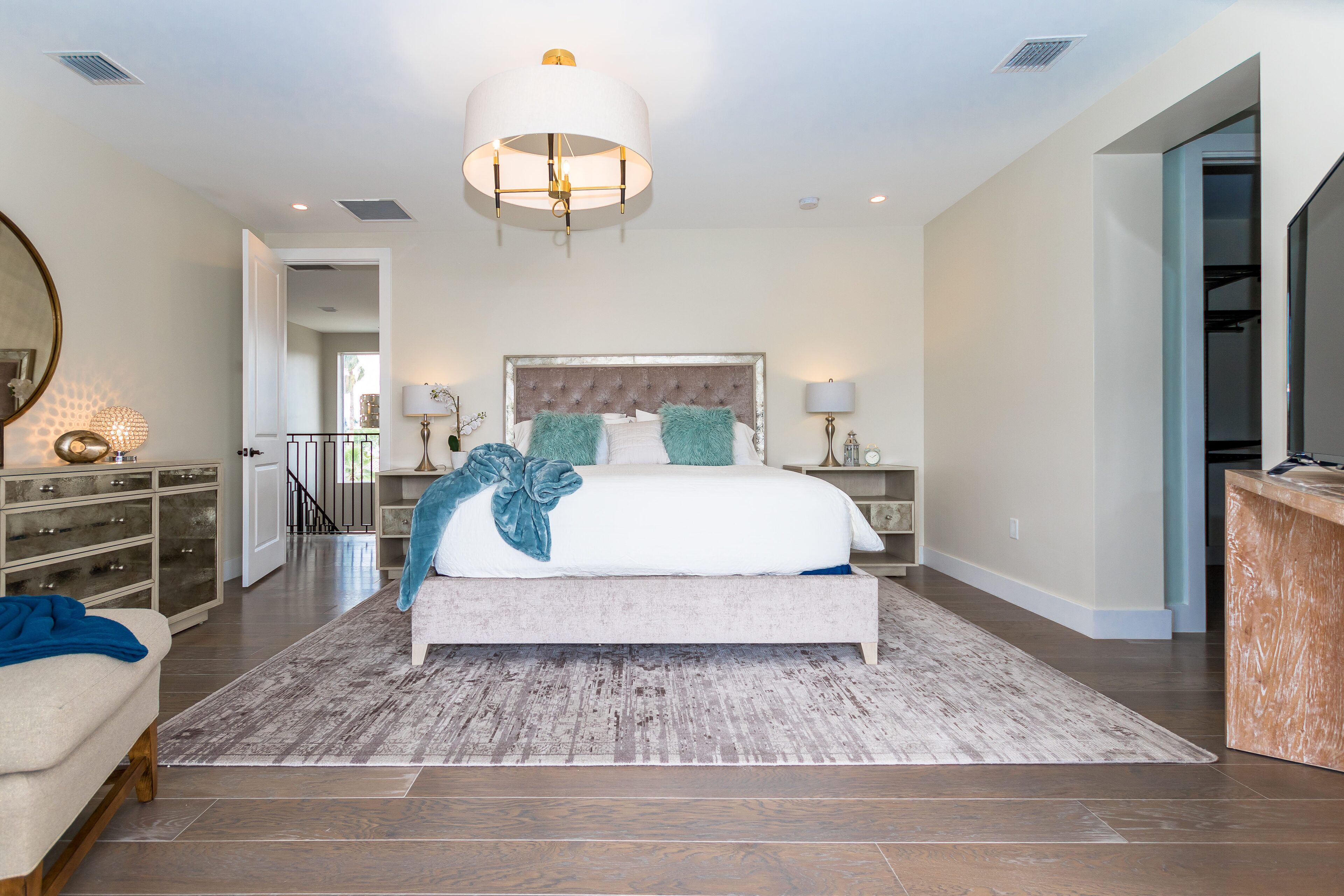 Magnificent 2-story Waterview Dreams Villa on canal! A Dream Vacation!