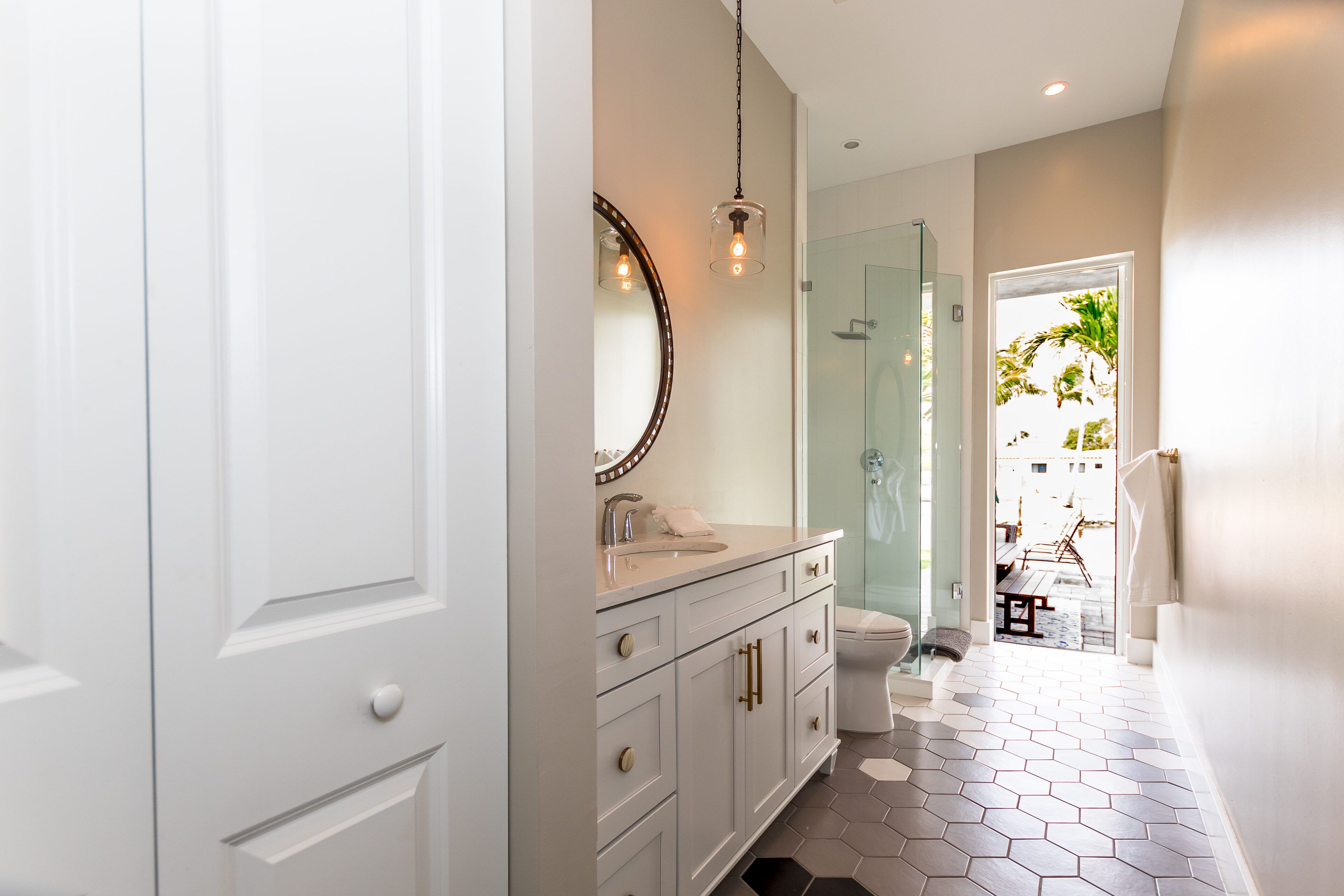 Magnificent 2-story Waterview Dreams Villa on canal! A Dream Vacation!