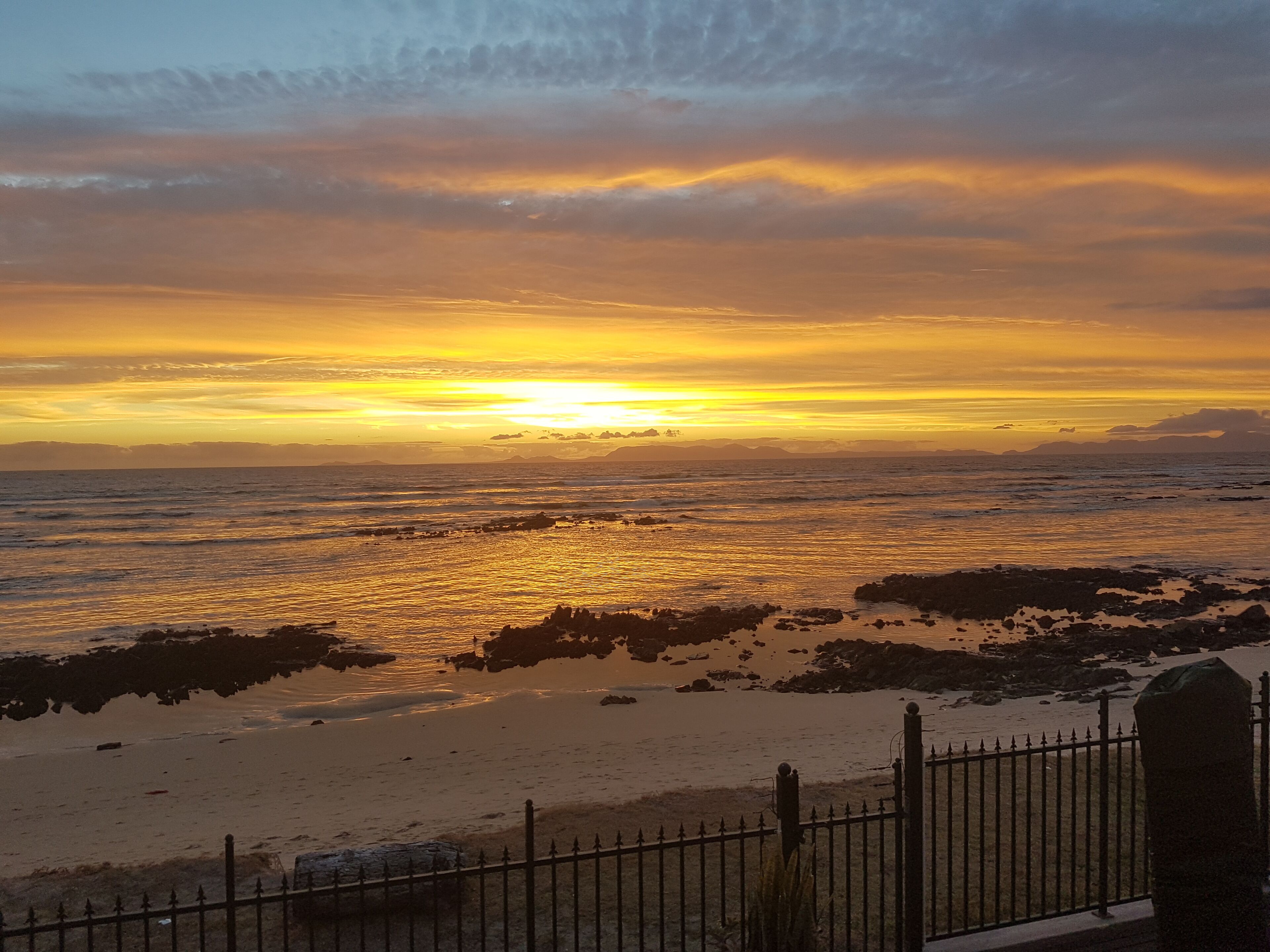 沙滩椅、沙滩毛巾