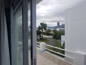 Interior - Beach on Antilles - Sandy Toes and Relaxation just steps away from your room (Gordons Bay Central)
