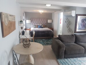 TV, fireplace, books, stereo - Beach on Antilles - Sandy Toes and Relaxation just steps away from your room (Gordons Bay Central)