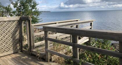 Beautiful, private oceanfront cottage on the Bay of Fundy