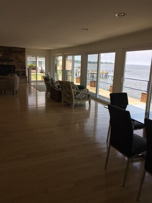 المنشأة من الداخل