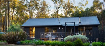 Ablac House - Tranquil Bushland Getaway
