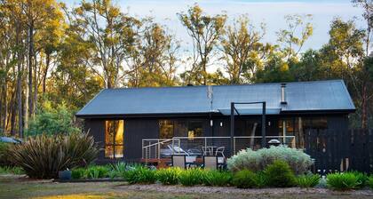 Ablac House - Tranquil Bushland Getaway