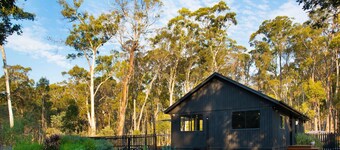 Ablac House - Tranquil Bushland Getaway