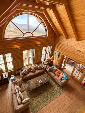 Fireplace, DVD player, stereo. Chalet de Charme, Cedar, Lebanon