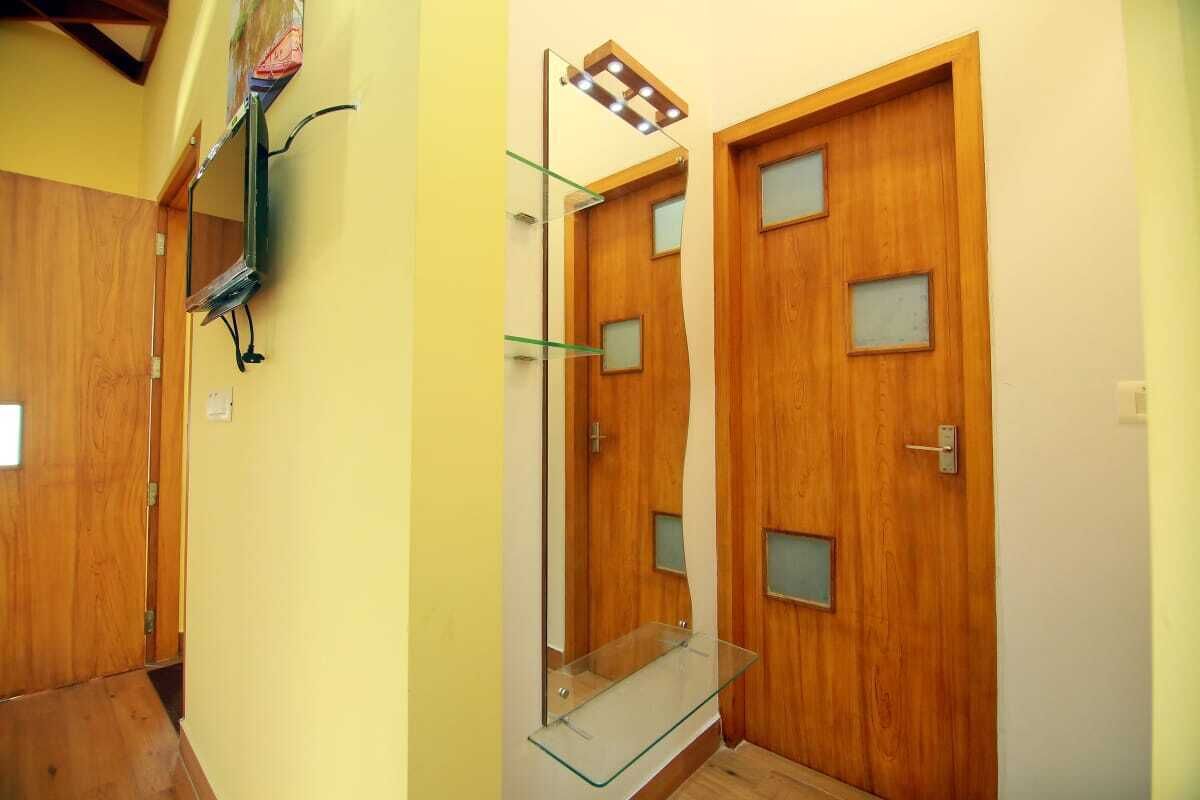 Water's Edge Villas, Luxury Backwater Luxury Hotel