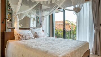 1 bedroom, in-room safe, iron/ironing board, free WiFi