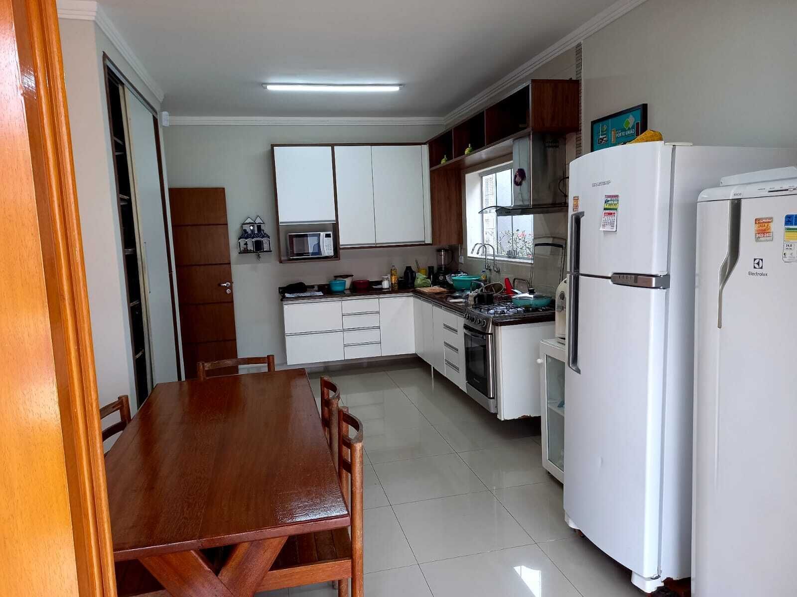 冰箱、微波炉、烤箱、炉灶