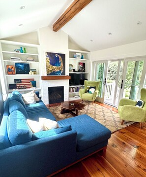 Smart TV, fireplace, books, stereo - Beautifully Renovated West End House w/ Spectacular Garden & Great location! (Provincetown)