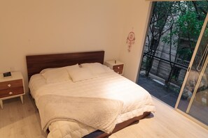 2 Schlafzimmer, Schreibtisch, Bügeleisen/Bügelbrett, WLAN