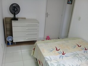2 bedrooms, iron/ironing board, WiFi - I'm renting 2 rooms near UFAL (Federal University of Alagoas) and the Shopping Mall! (Benedito Bentes)
