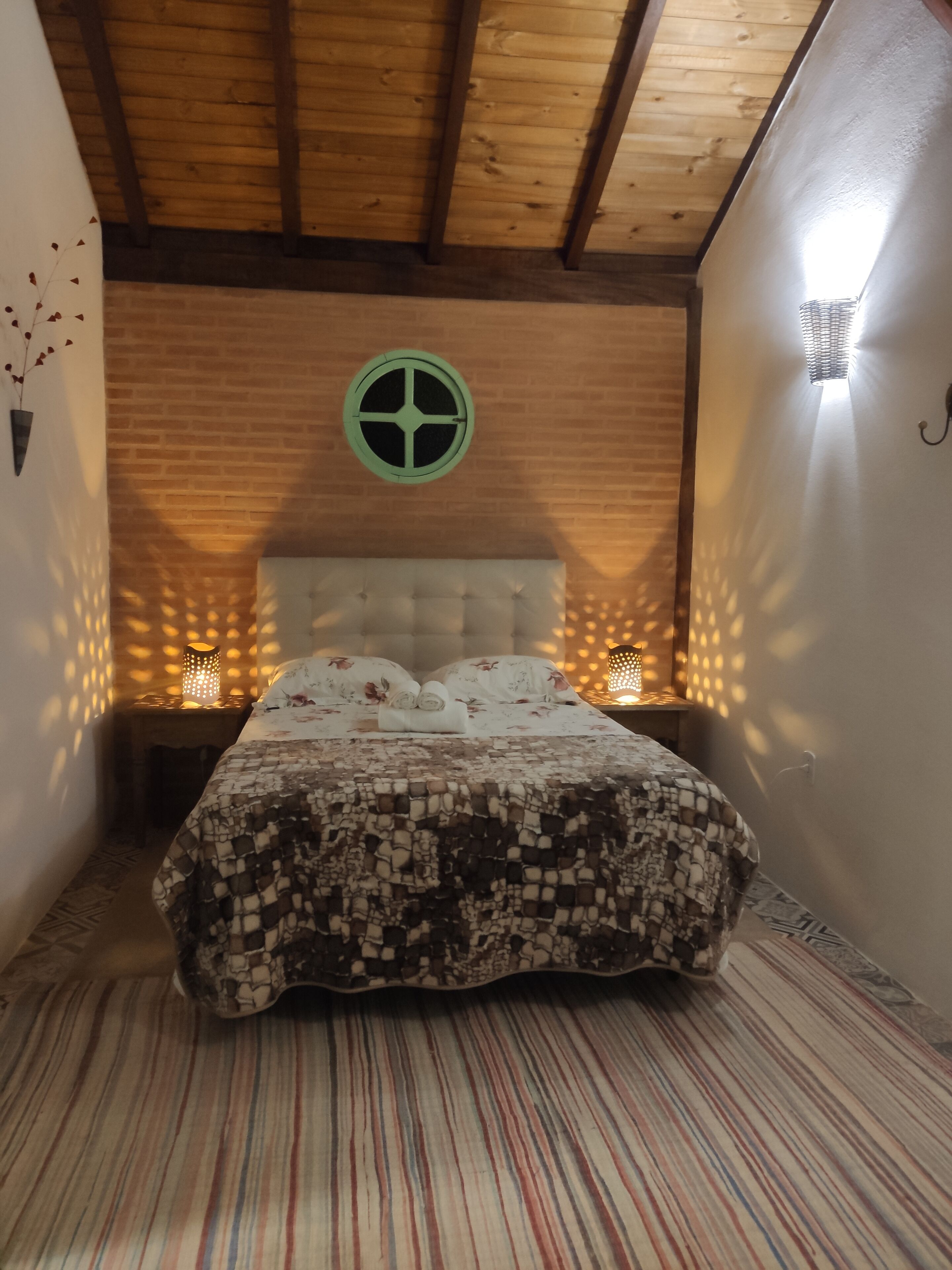 Beautiful Site with private waterfall, 4 km from Cunha