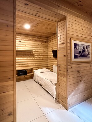 5 slaapkamers, een strijkplank/strijkijzer, wifi, beddengoed