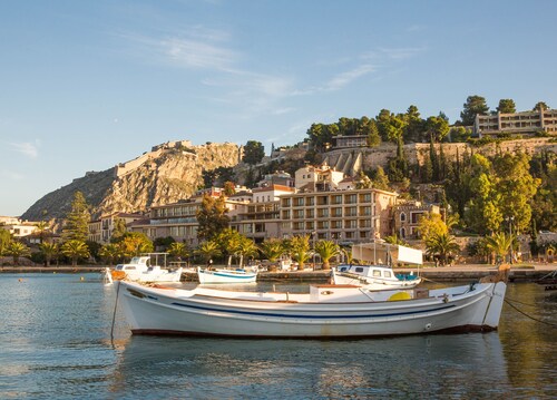 Deluxe 2-bedroom Apt in the heart of Nafplion