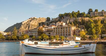 Deluxe 2-bedroom Apt in the heart of Nafplion