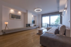 Smart-TV, Netflix, BĂŒcher, Streaming-Dienste