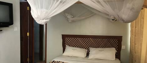 16 bedrooms, in-room safe, internet