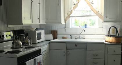 Quoddy Mökki (Rossport by the Sea)