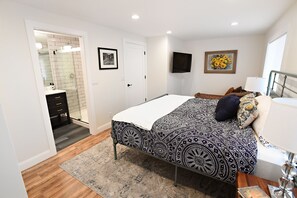 11 bedrooms, desk, iron/ironing board, free WiFi