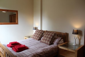 4 habitaciones, wifi gratis y ropa de cama