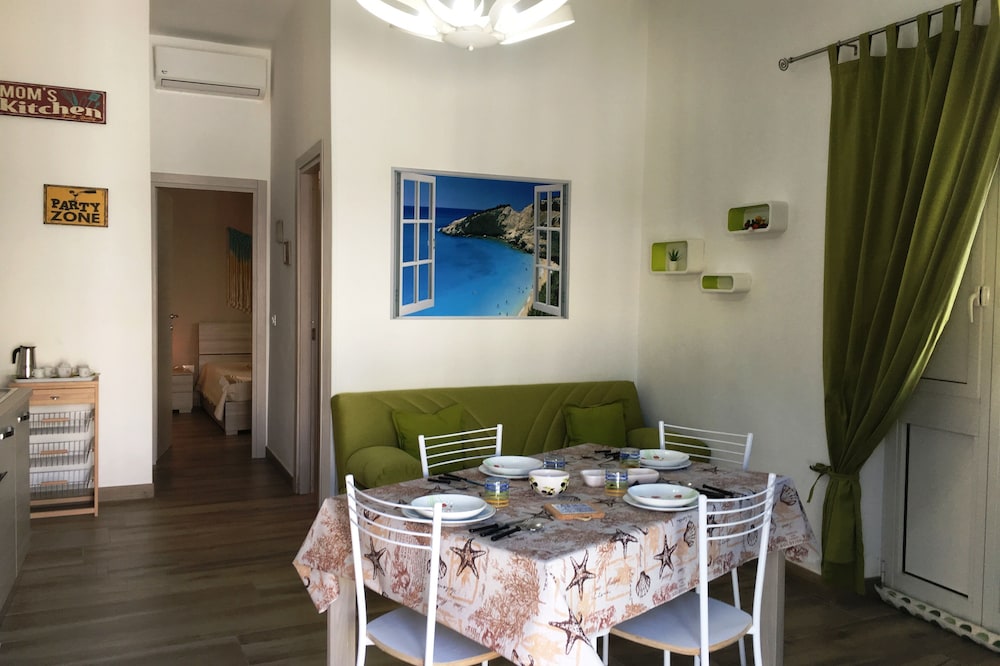 Torre dell'Orso New apartment 5 places economic 300 m from the sand
