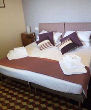 4 chambres, fer et planche à repasser, lit parapluie, Wi-Fi gratuit