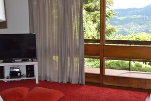 4 Schlafzimmer, Schreibtisch, Bügeleisen/Bügelbrett, Reisekinderbett