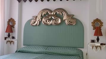 1 bedroom, in-room safe, WiFi (free), bed sheets