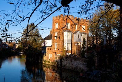 Luxury Studio on the River Thames at Folly Bridge in Central Oxford