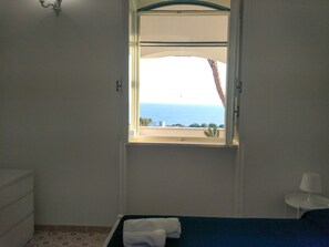 1 bedroom, travel crib, WiFi, bed sheets - VILLA ALDA TWO ROOMS APARTMENT - Apartment with Enchanting View (Santa Cesarea Terme)
