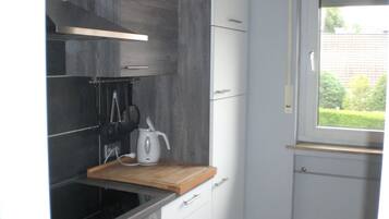 Kühlschrank, Herdplatte, Geschirrspüler