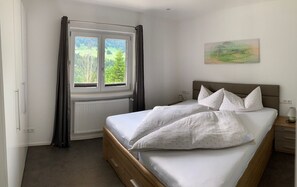 2 Schlafzimmer, Zimmersafe, Reisekinderbett, WLAN