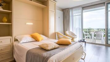 1 bedroom, iron/ironing board, free Internet